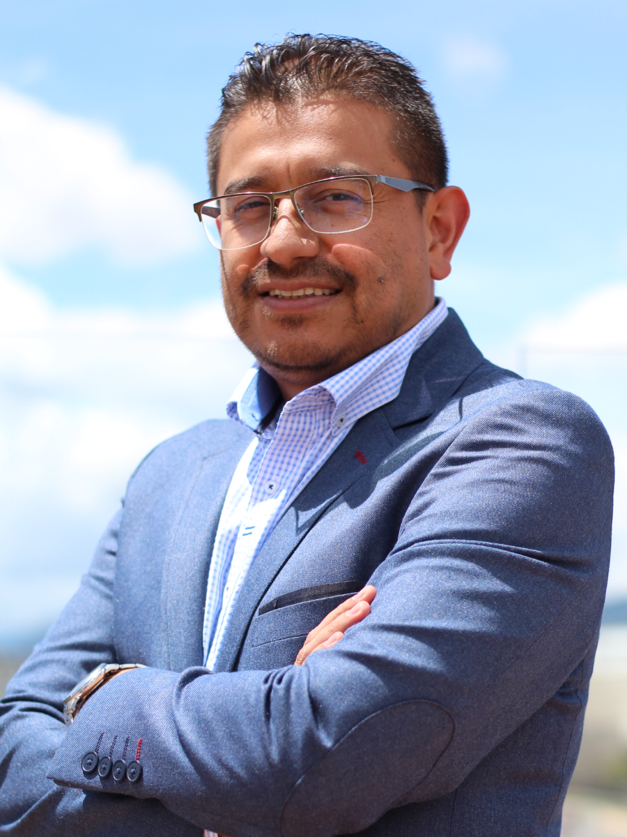 Pedro José Romero, Consultor Financiero y Tributario
